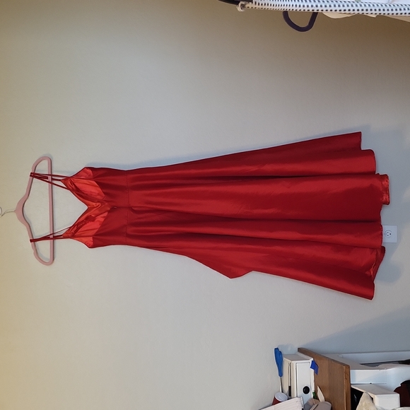 ALYCE PARIS Red Prom Dress Cursty High Slit In Front Double Strap in Back Size 4 - Picture 10 of 17